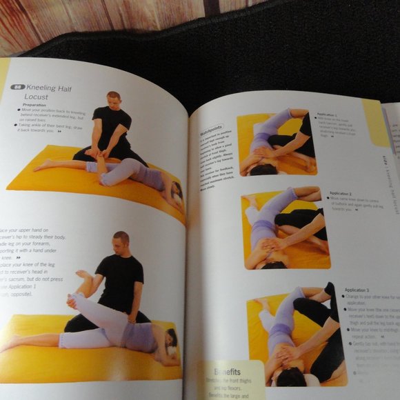 Hamlyn Thai Bodywork Yoga Stretching Hard cover Book~EUC~Healing therapy - Picture 3 of 4